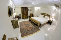 Hotel Crown Inn Hôtels à : Liaquatabad Town