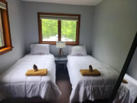 Unique Private 4 Acre Retreat-  Beaches, Mystic, Wineries, Casino and Waterpark! ノース・ストーニントンのホテル