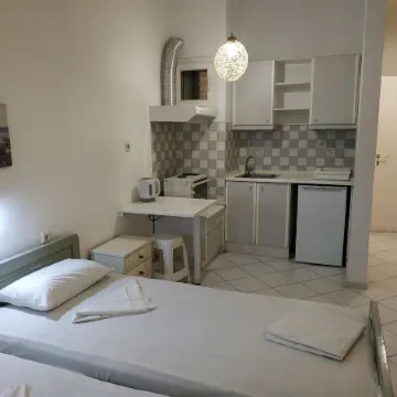 Renia Studios -Studio for 2 Pers with a Swimming Pool