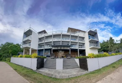Mazarine Surf Suites Hiriketiya