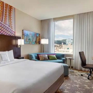 Courtyard Portland City Center Hotels near Pioneer Courthouse Square