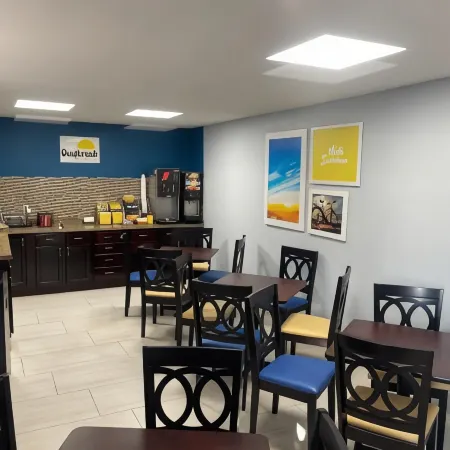 Days Inn by Wyndham Muncie -Ball State University