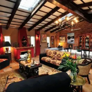 Casa Flores Bed & Breakfast