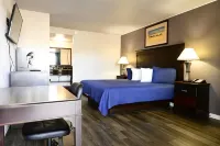 R Nite Star Inn and Suites -Home of the Cowboys & Rangers