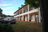 Sunninghill Guest Lodges - 4-Sterne