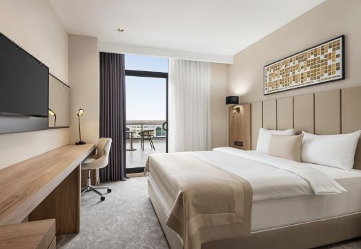 라마다 플라자 바이 윈덤 바트만