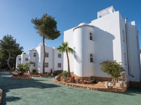 Apartamentos Blanco Sol