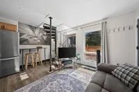 The Alpenglow Loft - 1 Bed/1Bath- Radiant Charmer