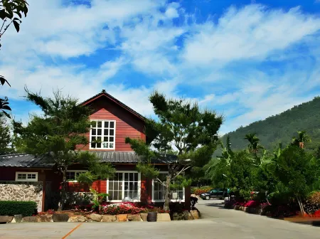 Water Villa Отели рядом с достопримечательностью «Chung Tai Chan Monastery»