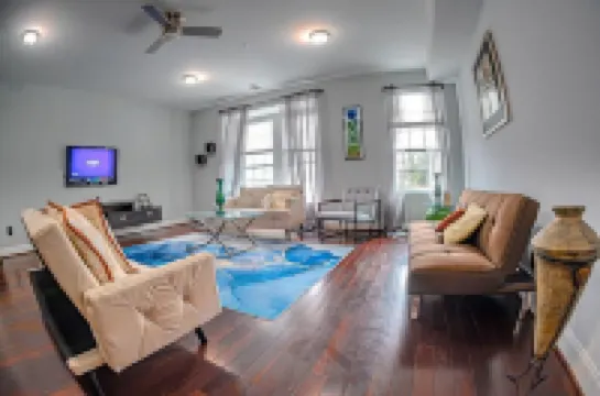 Presidential DC Retreat – 6Br Sleeps 22 Near Metro and Capitol Hill