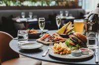 Rydges Canberra - فطور
