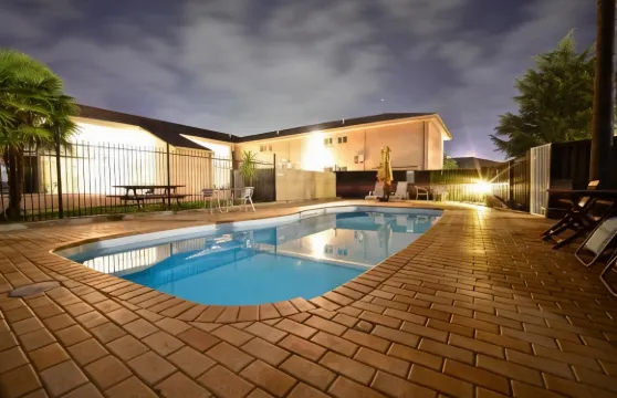 馬奇温寧波斯特汽車旅館