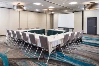 DoubleTree by Hilton Neenah Hotels in Menasha