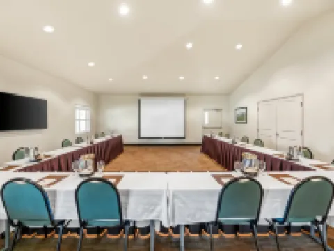 Ledgestone Hotel Hotels in Yakima