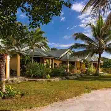 Poppy's on the Lagoon Hotel Exterior
