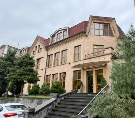 Yerevan Deluxe Hotel