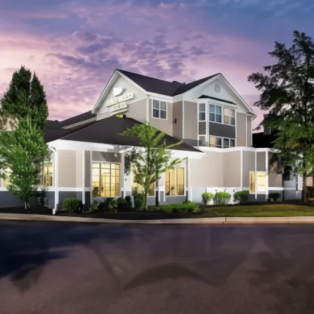 Homewood Suites by Hilton Philadelphia/Mt. Laurel Отели рядом с достопримечательностью «Фунплекс»