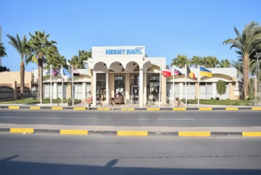 帝國海灘度假村