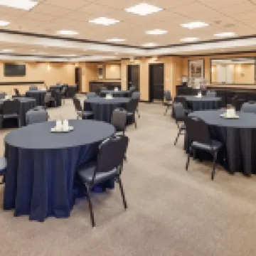 햄프턴 인 & 스위트 롱뷰 노스