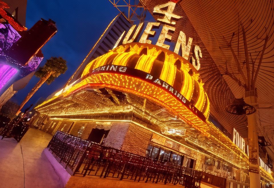 2. 포 퀸즈 호텔 ..