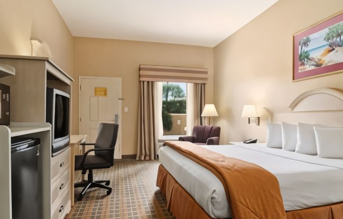 Baymont by Wyndham Crestview