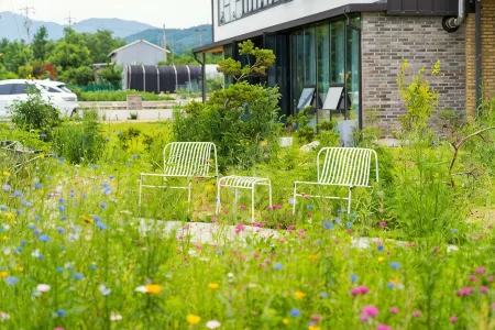 Yangyang Supia Pension Отели рядом с достопримечательностью «Uisangdae Pavilion»