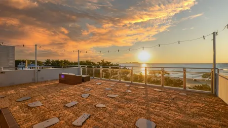 Taean Hadden Stay Отели рядом с достопримечательностью «Ch'ŏngp'odae-haesuyokchang»