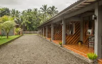 Amazon Bungalow & Cottages