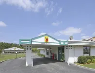 Super 8 by Wyndham Chipley