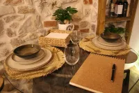 La Nuit d'Amélie.... a cozy retreat with hot tub..... Hotels in Norma