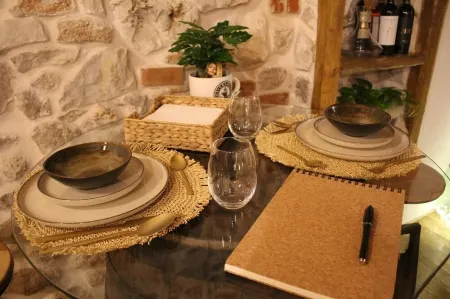 La Nuit d'Amélie.... a cozy retreat with hot tub..... Отели в г. Норма