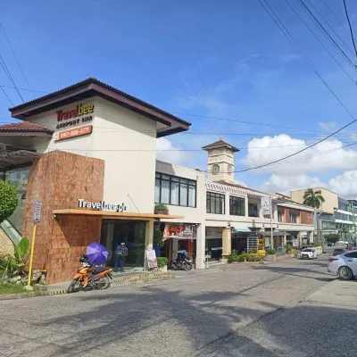 Travelbee Airport Inn