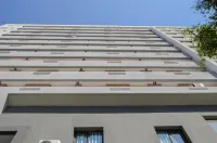 Leloir Suites & Meetings Hotel di 