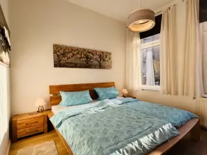 Attraktive Wohnung im grünen Hinterhof