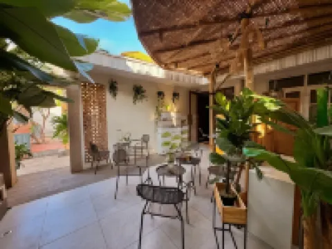 Buton Backpacker Lodge Hotel a 