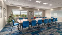 Holiday Inn Express & Suites BRANDON by IHG