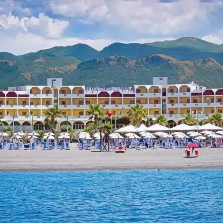 Hotel Parco Dei Principi Отели в г. Скалея