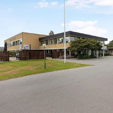 Hotel/ Apartments Marina