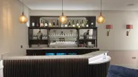Canterbury Cathedral Lodge - Bar