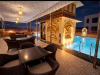 أوميد ريزيدنسي - إيه ريجال هيريتيدج هوم Hotels near عامر
