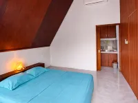 penginapan omah kampung Hoteles en Sewon