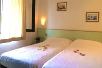 Directly on the lake with terrace - Homestays