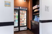 La Quinta Inn & Suites by Wyndham Auburn - WiFi