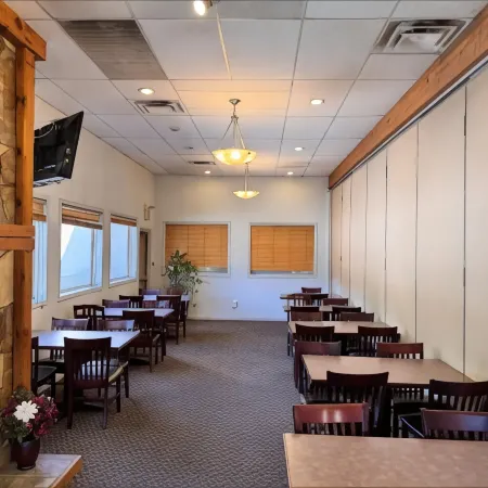 Super 8 by Wyndham Castlegar BC