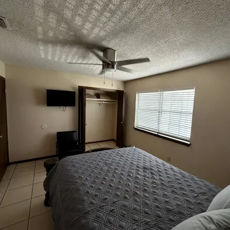 Superb 3-bedroom house with AC in McAllen. Diana's Pool House