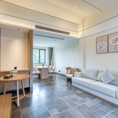 Songfeng Flower Moon Homestay