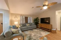 Quiet 2Br Coastal Getaway Near Pine Island Beach & Weeki Wachee - Boutique