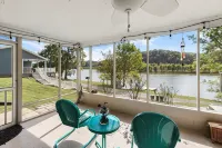 Waterfront Cottage with Private Dock on Claytor Lake. Pet Friendly!