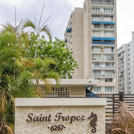 Pink Bliss Studio at Isla Verde w/pool and parking