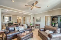 New Charming 2-bedroom place in Great Waters!